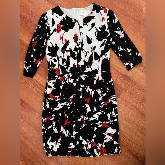 Hugo Boss Black and Red Floral Long Sleeve Dress - Picture 1 of 4